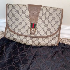Vintage Gucci clutch